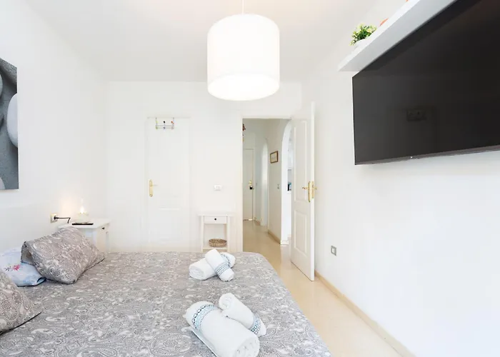 아파트 Home2book Cozy Terrace With Pool Views *